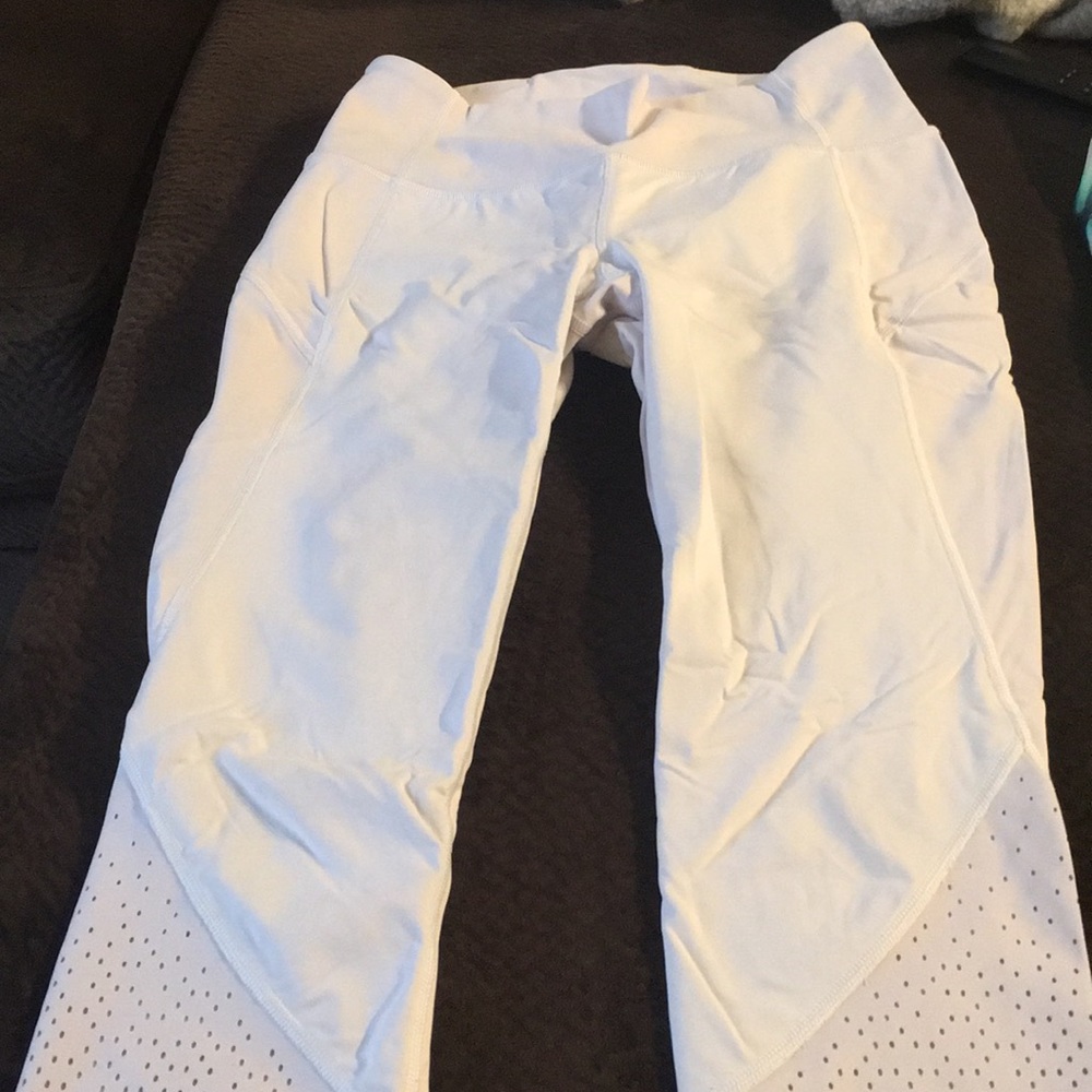 White Lululemon leggings